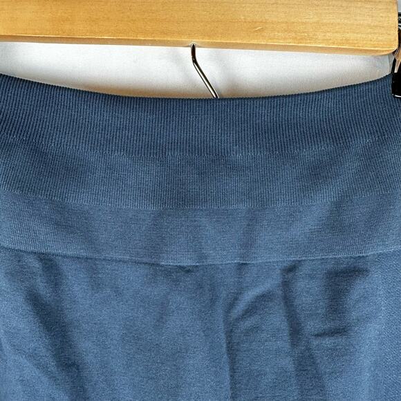 Alphalete Seamless Scrunch Amplify Navy Blue Leggings Womens Size XS Workout - Picture 7 of 15